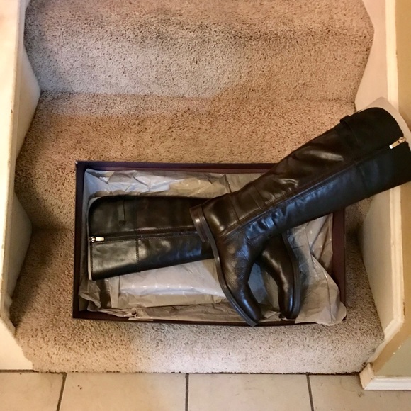 Beautiful brown and Black leather boots!!! - Picture 4 of 4